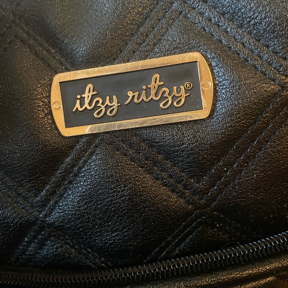 Itzy Ritzy boss plus diaper backpack - Picture 7 of 8